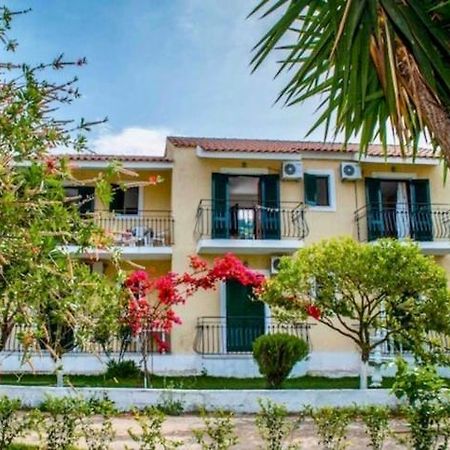 Lemon Tree Apartments B C Argostoli (Kefalonia) Exterior photo